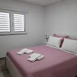 Atlantico Apartamento *